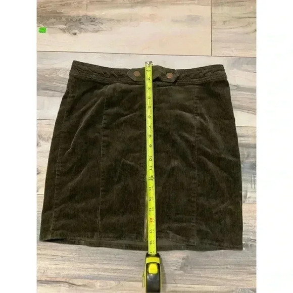 Blue Spice corduroy front zip and button mini skirt green size 11 - Picture 6 of 6